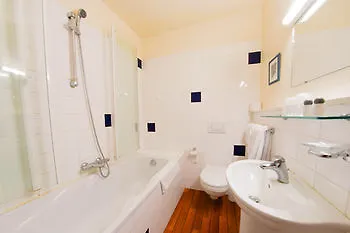 Szálloda Des Carmes - 2*