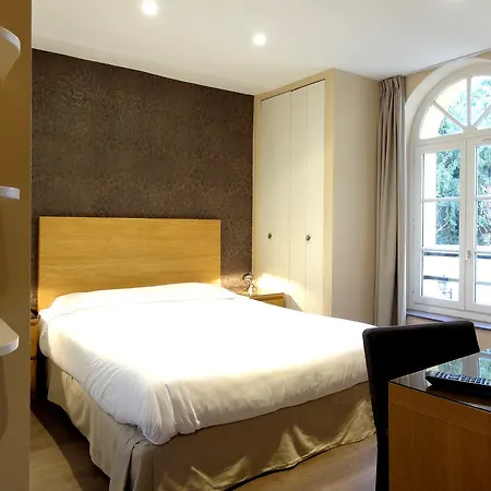 Hotel Des Carmes - 2*